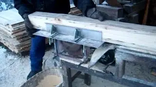 Своими руками пилит доску деревообрабатывающий станок