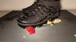 Crushing apples white Nike Air Max