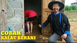 Ngintik anu cewek yang lagi mencuci