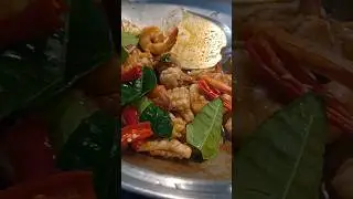 Stir fry spicy seafood 