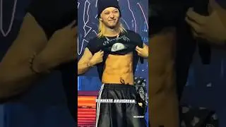 Felix's abs wow 🐥😻  