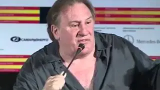Жерар Депардье считает себя русским и поддерживает Путина