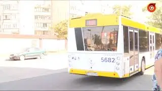 Пьяный пассажир разбил стекло в автобусе - не хотел надевать маску