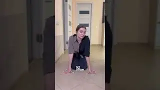 Встала на колени