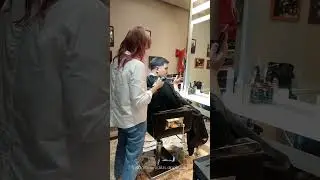 Парикмахеры поймут #shorts #прикол #парикмахер #humor #hairdresser Hairdressers will understand