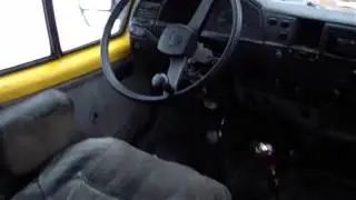 Маршрутка без водителя едет по городу! Да как так то? 18+