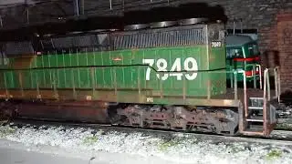 Тепловоз SD40-2 ( звук, дым )