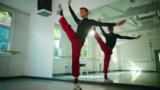 Ben Randall- hard-of-hearing dancer at Snergy