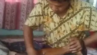 Pijat urut kaki wanita paruh baya