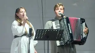 Dani & Cosmina Cibu | La Golgota pe-o cruce ,profund îndurerat răbda Mantuitorul