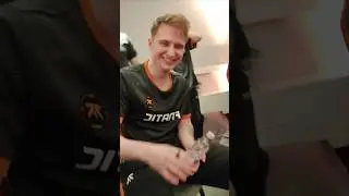 Somehow Oscarinin forgot how to speak English#fnatic #leagueoflegends #esports #humanoid #oscarinin
