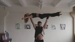 Acrobatic duo performance