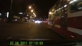 Мудила чуть не спровоцировал лобовуху!