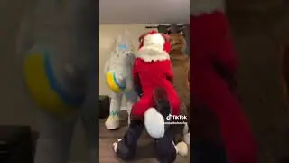 Furries shaking their tails 