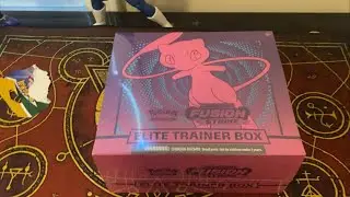 Pokémon TCG: Sword & Shield- Fusion Strike Elite Trainer Box Box Opening (We hit the chase Card)