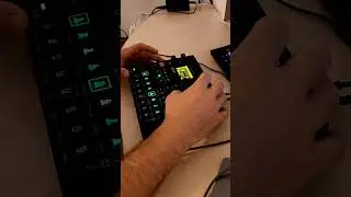 Digitakt by Elektron мой любимый сэмплер. Крутые биты и lo-fi текстуры создавать одно удовольствие.
