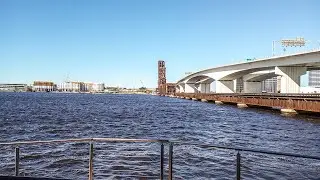 Check out the popular Southbank Riverwalk in Jacksonville, with fantastic views of the city!