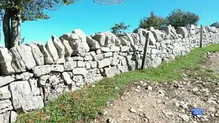 Creux-du-Van, son mur de pierres sèches, magnifique...