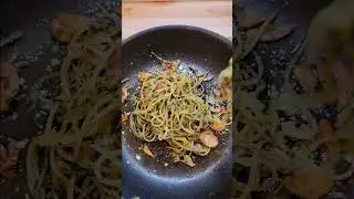 Spaghetti Aglio E Olio With CRISPY Garlic 