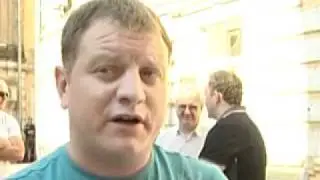 Катерина Смірнова та Павло Нусс під Печерським судом
