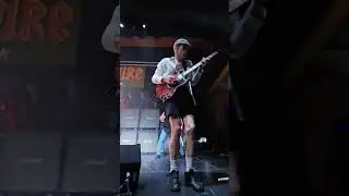 @trenchyboy @ac/dc live wire whole lotto rosie live