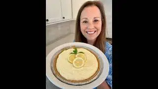 Making a skinny lemon pie that is lower in sugar! | Using greek yogurt to make the creamiest pie