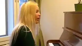 فلنوندية تغني ( اسندو )هدية لروح الفنان العالمي إدير