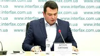 Виїзд з України в умовах військового стану: як усунути корупцію