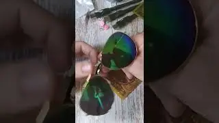 Солнцезащитные очки и миллионы долларов и евро с сайта Алиэкспресс.