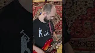 Быть басистом - тяжкий труд! #music #музыка #рок #музыка #drums #rock #punk #drummer #live