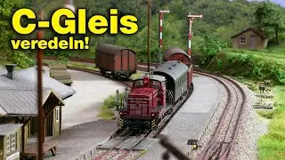 The track field is being built: platforms, ballast, details of mechanical control technology 