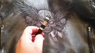 Мужской кожаный браслет из Китая.