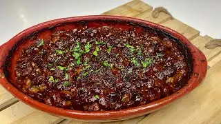 Traditional Thanksgiving Dish Baked Beans
