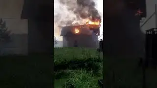 В Ульяновке из-за удара молнии сгорел дом 2