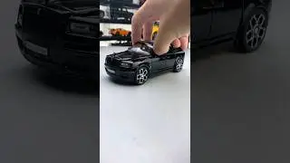 Model of Rolls Royce Cullinan Black Padge 