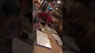 Πριν το χάραμα μονάχος - Στου Τόλη την ταβέρνα