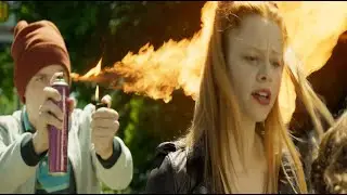 Ces étudiants ne savaient pas que cette fille est la fille du diable