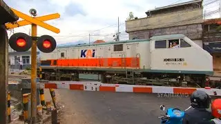 RAILWAY CROSSING 20 | Kompilasi 3 Palang Elektrik | Perlintasan Kereta Api DAOP 2 Bandung