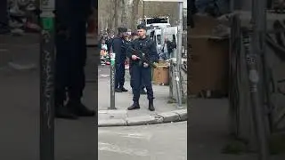 Les pauvres le gaspillage, au lieu de donner ça au SDF ou Emmaüs 🥲 #vêtements #sdf #don #snikers