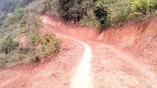 Xov xwm tsheb poob qab ke deb kawg