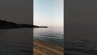 Проехали городок Торони и остановились в песчаной бухте. Paralia Azapiko beach.