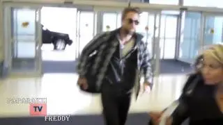 ROBERT PATTINSON AT JFK AIRPORT