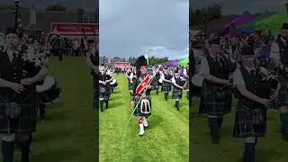#drummajor Munro leading Forres #pipeband march during 2024 #dufftown  #highlandgames #shorts