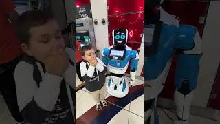 Funny Robot!!!😀In Dubai!!!