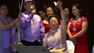 OPEN GIFT ON MOTHER'S 82ND BIRTHDAY PARTY