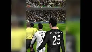 Играю на телефоне