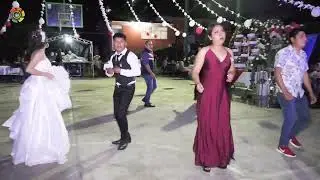 BONITO LO BONITO MIREN COMO BAILAN LAS CHAVAS DE ROJO FILMACIONES AVI