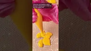 How to make Lily Shaped Macarons 