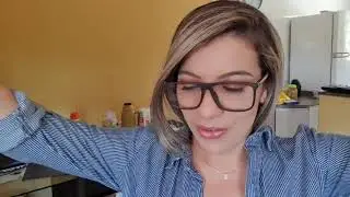 Limpando a mesa de vidro