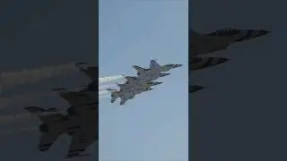 USAF Thunderbirds (F-16) Echelon pass 1 becomes 4   